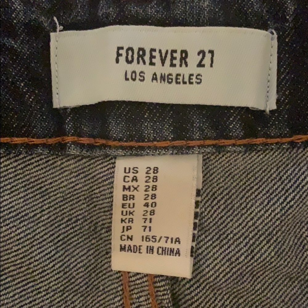 Mid rise cut off dark denim shorts - Picture 4 of 4